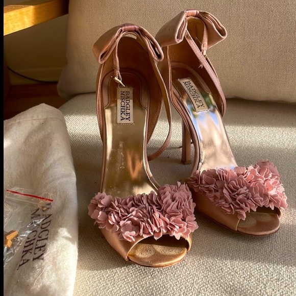 BADGLEY MISCHKA Satin Heels - Picture 7 of 8